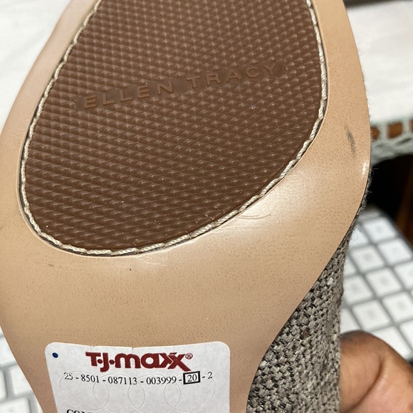 Ellen Tracy Tweed/Patent Pumps - Picture 4 of 5